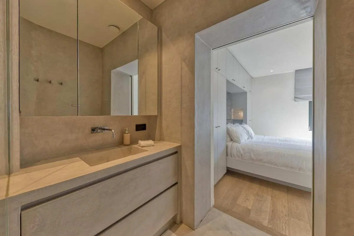 Downtown Brussels Splendor Suites III